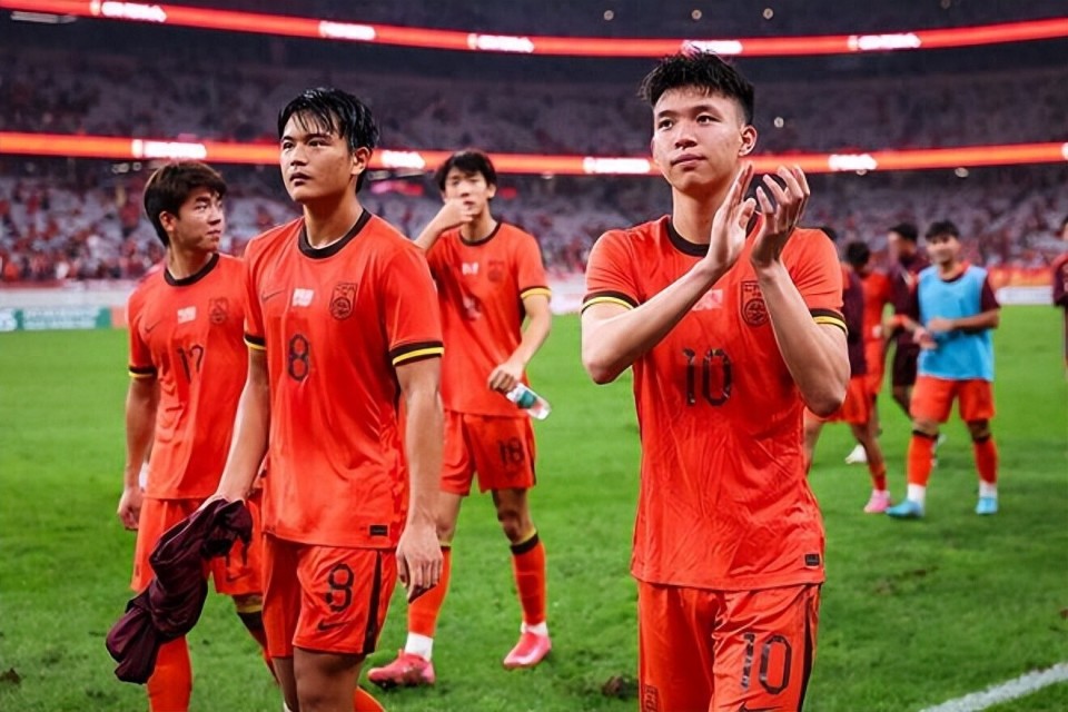 Ujty, 绩最佳的小, 乐部保证主